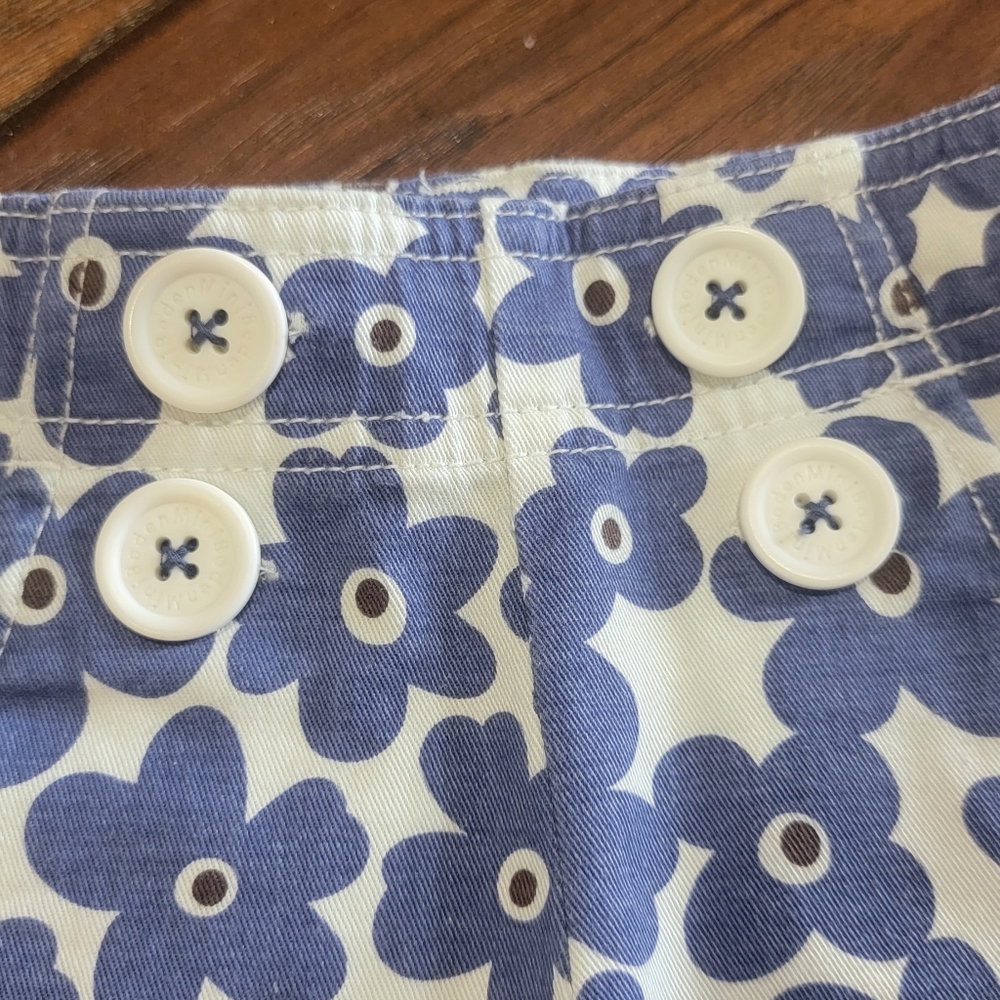 Mini Boden Blue and White Floral Cotton Shorts - Picture 4 of 9